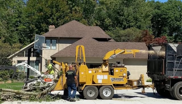 Big Chipper Tree Services crew responding to an emergency tree call